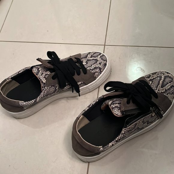 The Flexx Womens snakeskin pattern sneaker - Picture 1 of 3